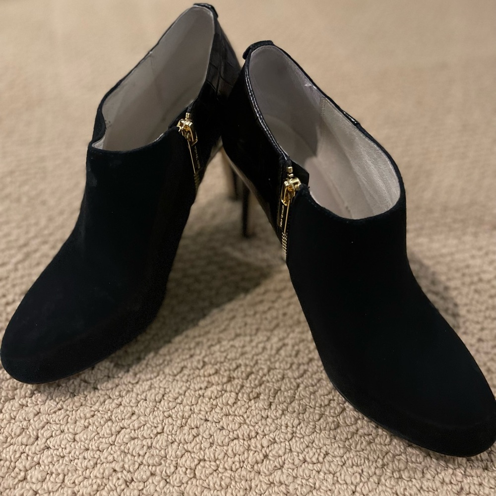 MICHAEL Michael Kors Sammy Ankle Boot